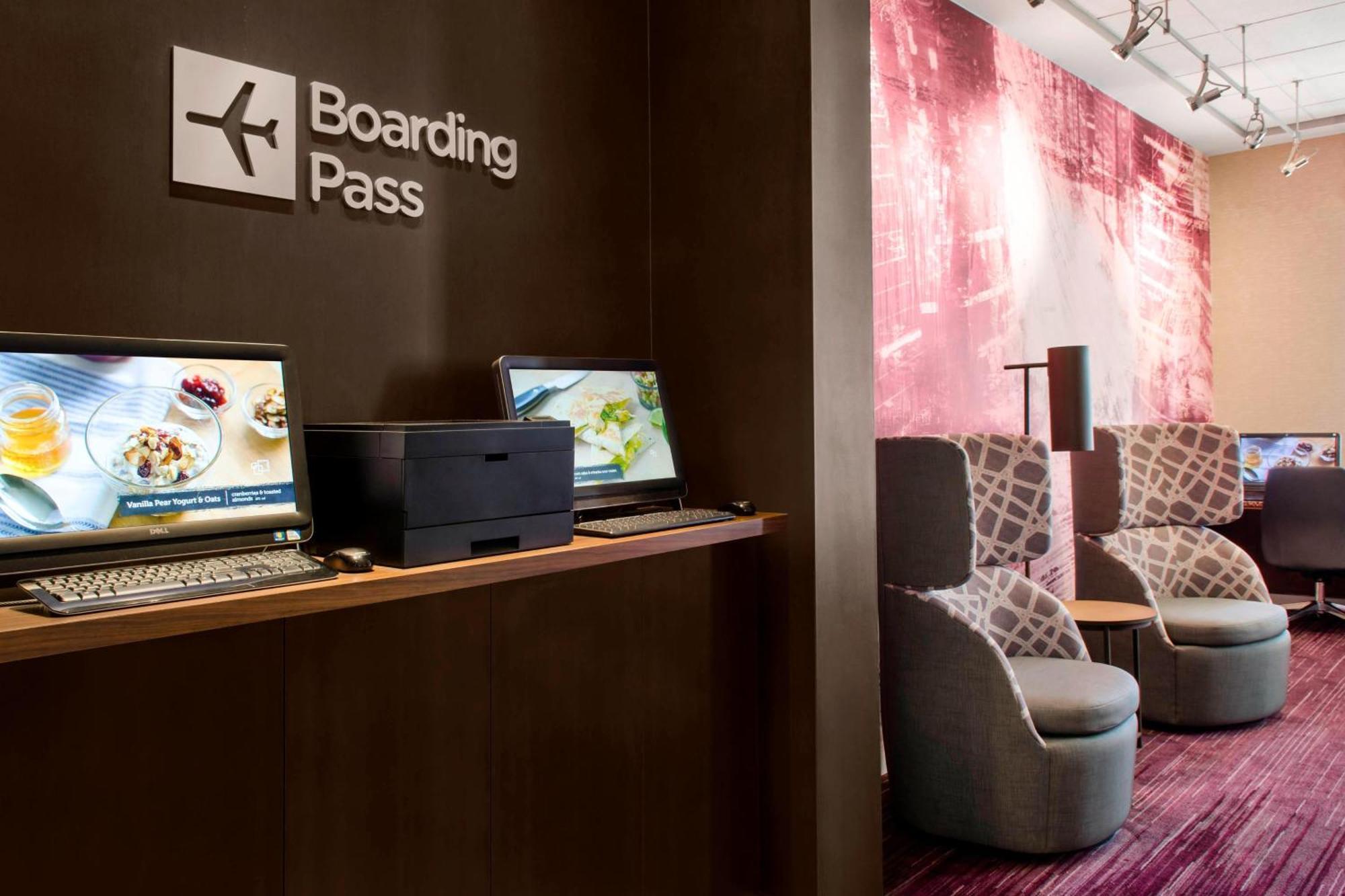 Courtyard By Marriott Newark Elizabeth Hotel Buitenkant foto