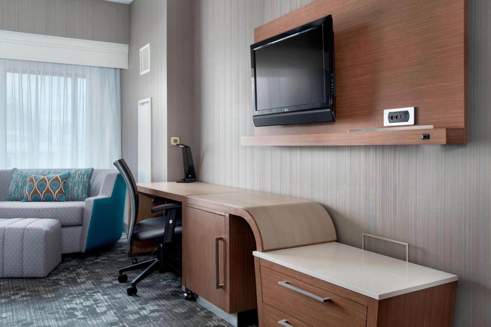 Courtyard By Marriott Newark Elizabeth Hotel Buitenkant foto