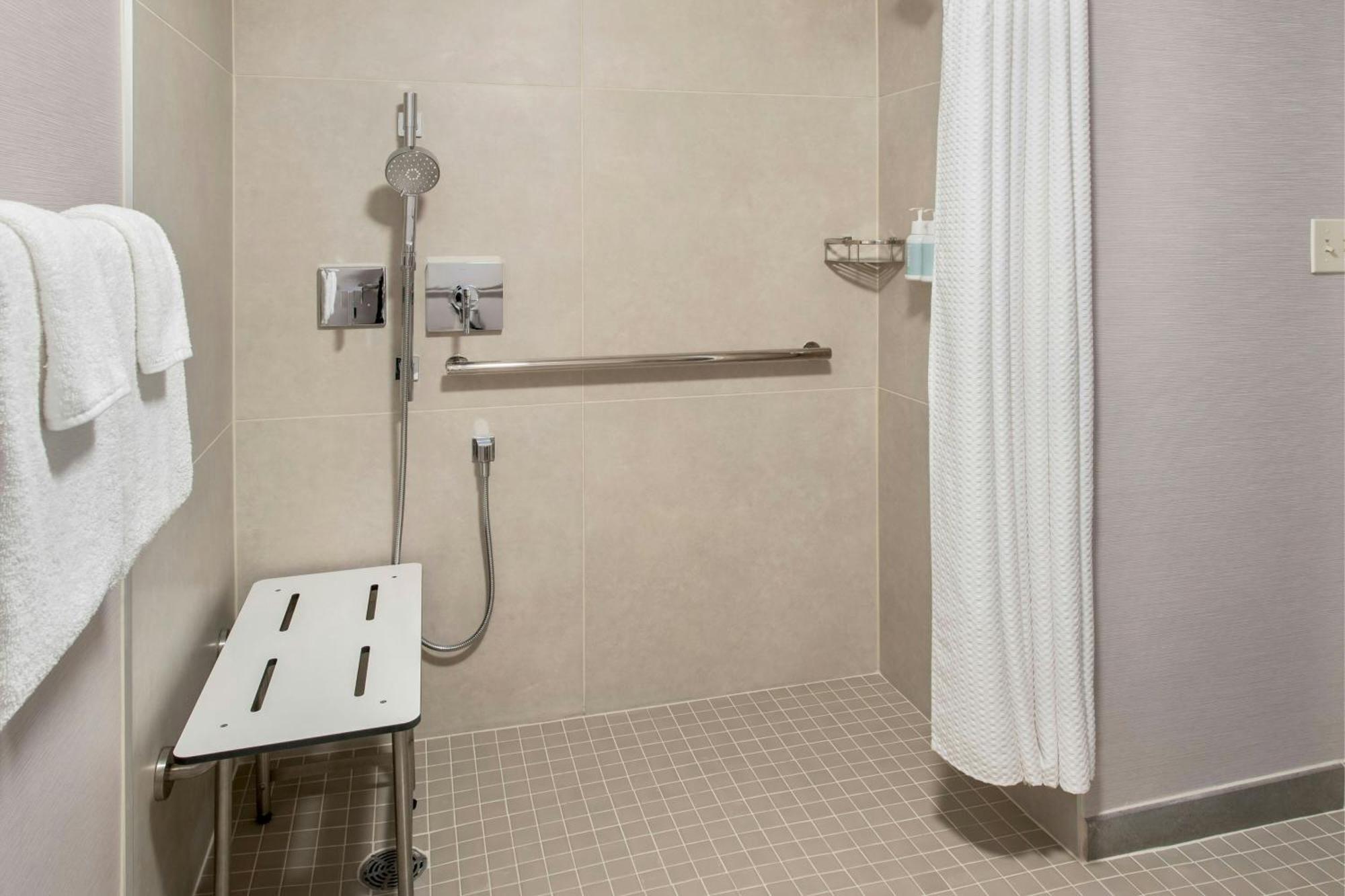 Courtyard By Marriott Newark Elizabeth Hotel Buitenkant foto