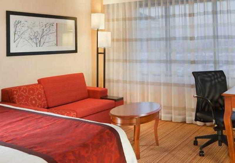 Courtyard By Marriott Newark Elizabeth Hotel Buitenkant foto