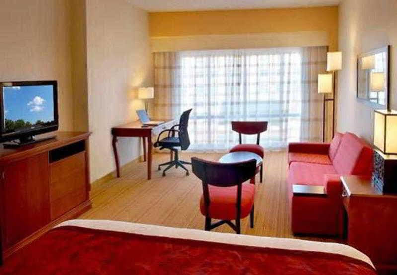 Courtyard By Marriott Newark Elizabeth Hotel Buitenkant foto